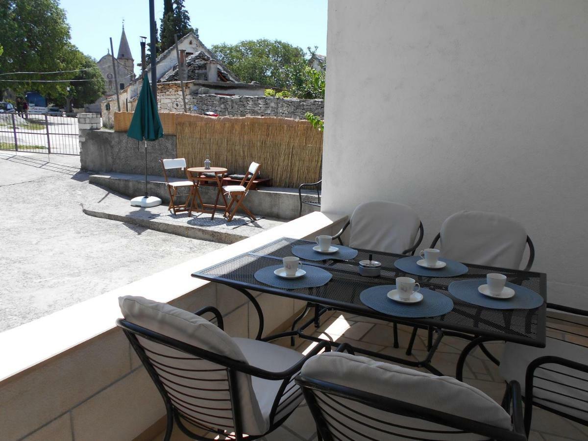 Apartmani Ino Škrip Kültér fotó